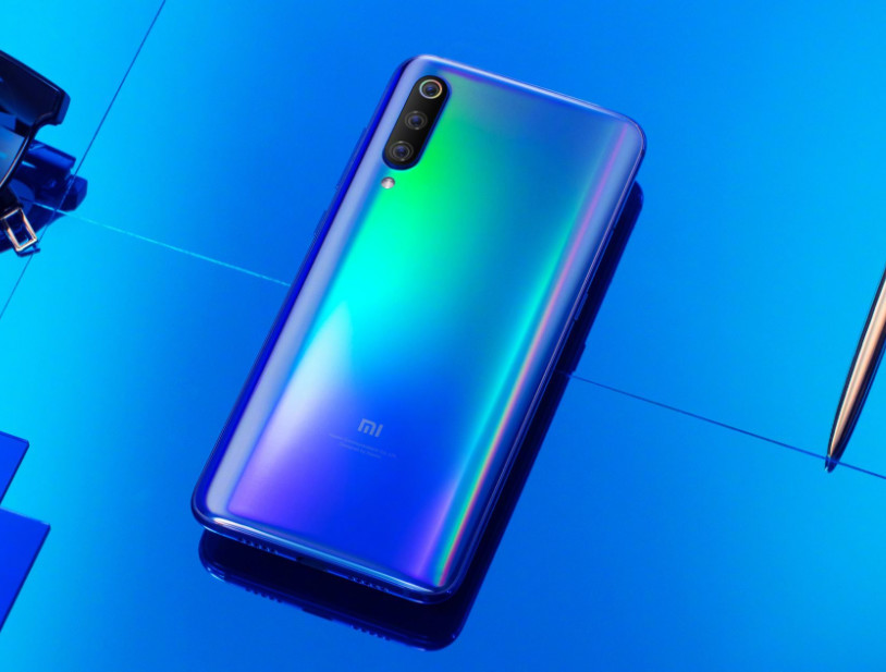 为争论荣耀V20和小米9谁更强,小米和荣耀又掐