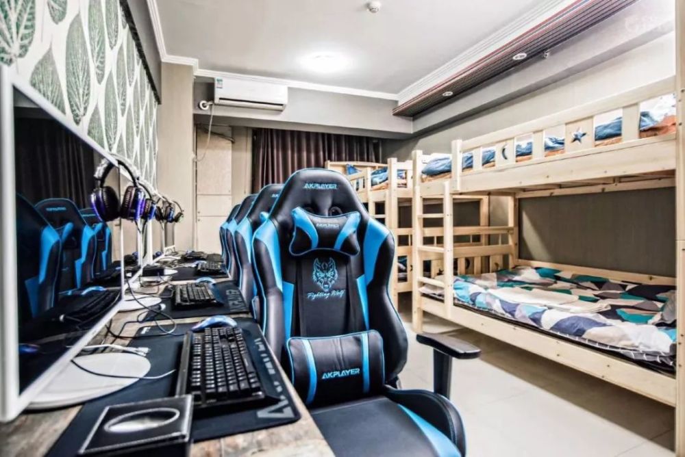 野蛮生长的电竞酒店,二线城市那些杀时间的年