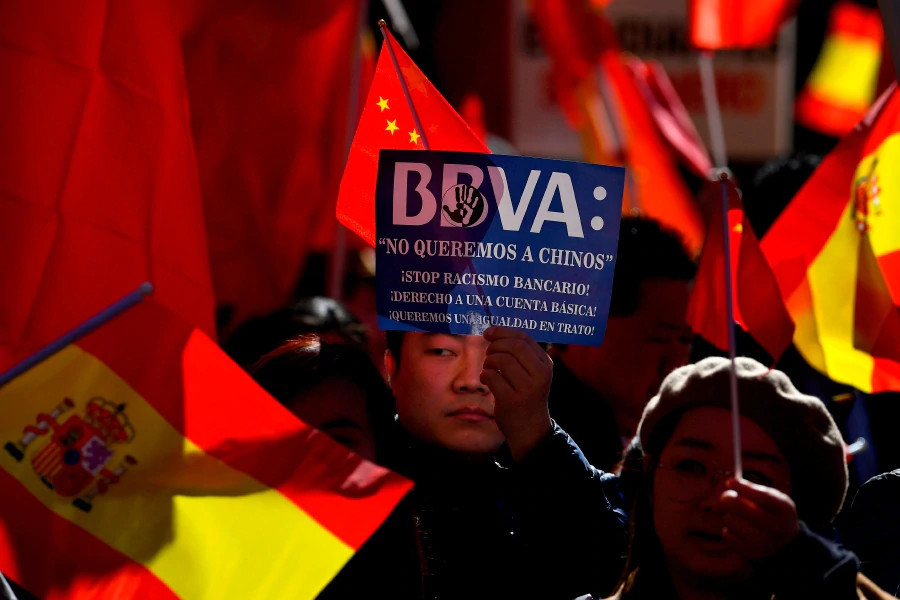 华人银行账户大量被封 数百人在西班牙BBVA银