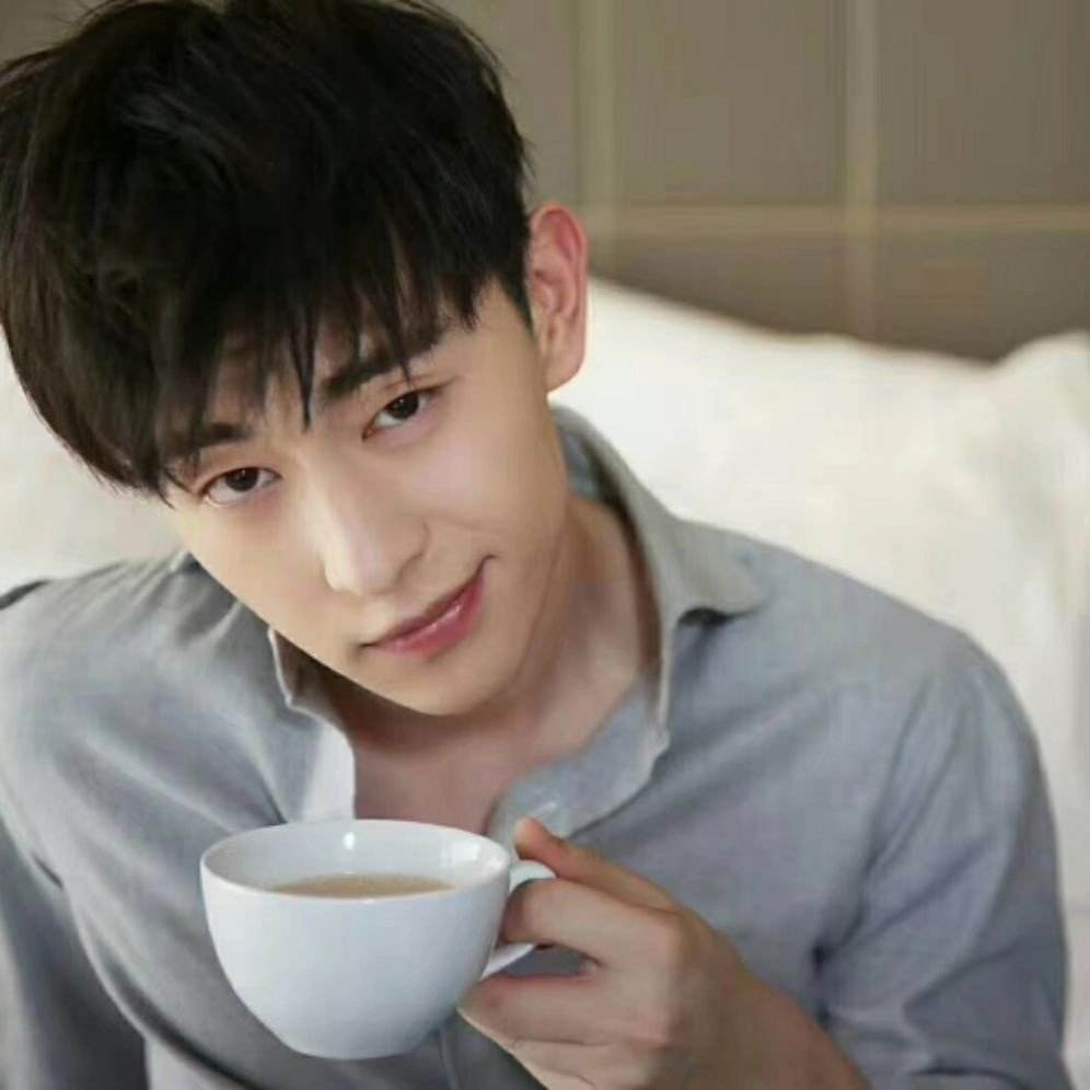 《明星大侦探》邓伦在线追星?看到张韶涵的状