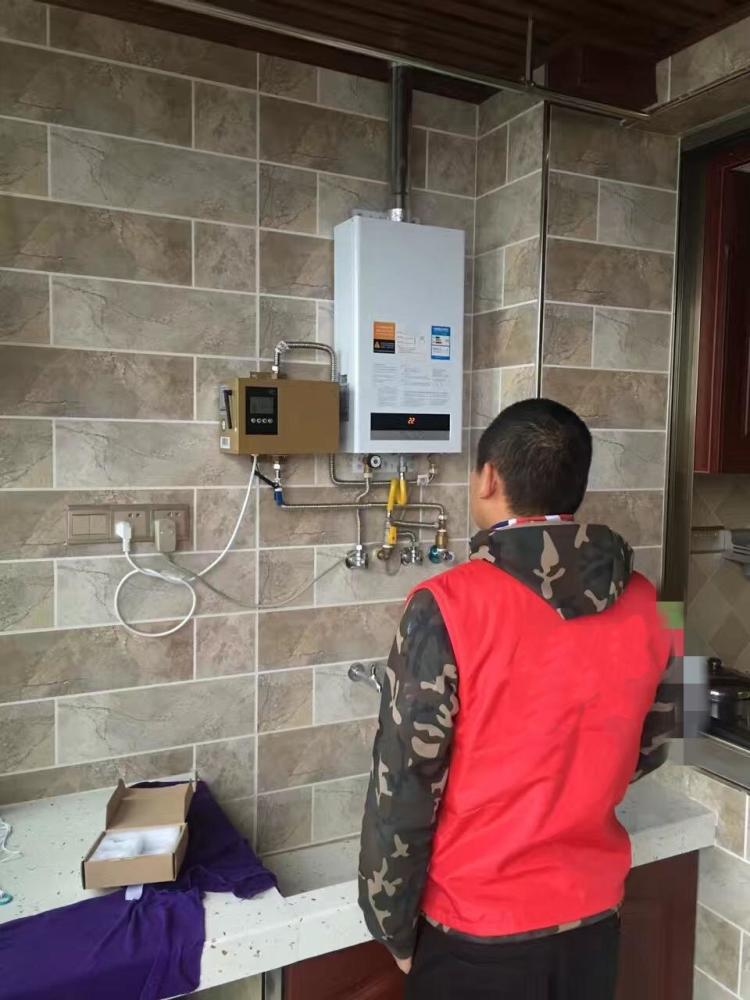 水龙头一开透心凉,热水器不能一块通?能,水循