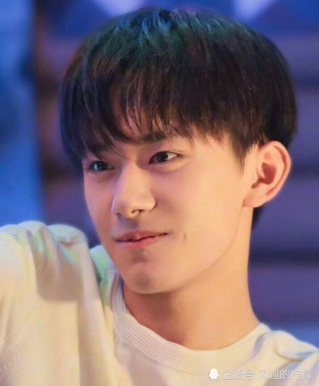 易烊千玺四款发型,最后一个"乞丐头"最亮眼,网友都笑