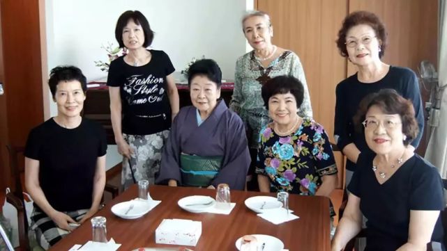 不同于金杜与闺蜜们早早结识,这个养老姐妹团成员是发起人幸子招募来