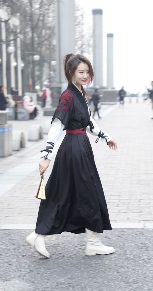 杭州街拍:偶遇小龙女,汉服小姐姐一个比一个美