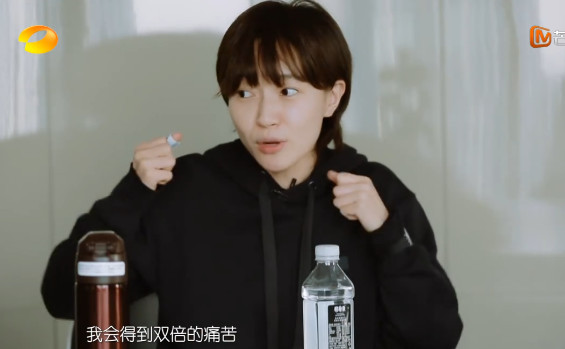 焦俊艳素颜上节目,父女俩针锋相对,爸爸怀疑女