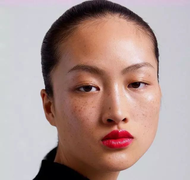 继dg之后zara也陷辱华风波,这模特的脸是最惨冤案吧