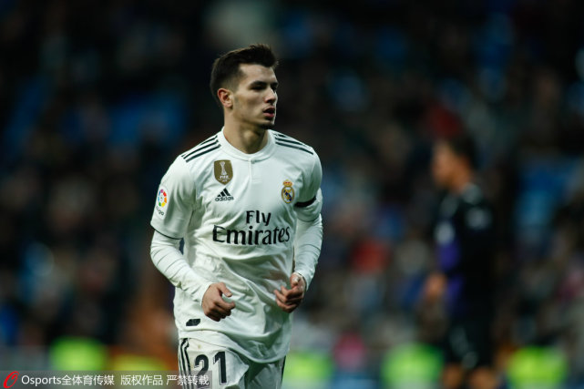 西媒:西班牙人欲租借皇马小将 武磊的首发又要