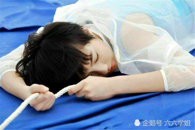 梦见健康的父亲去世，梦境背后的深层含义与心理解析