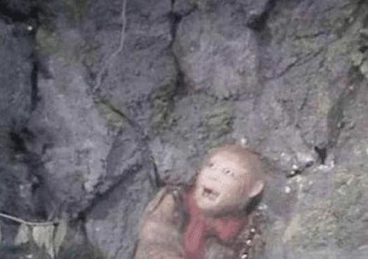 640