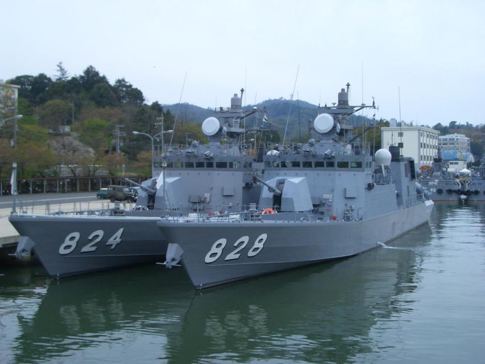 052d大驱现身对马海峡,日本海自罕见出动隼级高速导弹艇监视