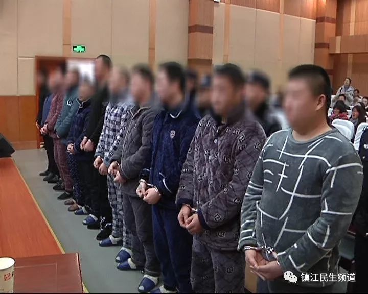 镇江公开宣判一起案件 11名被告人常备有关公刀等兵器