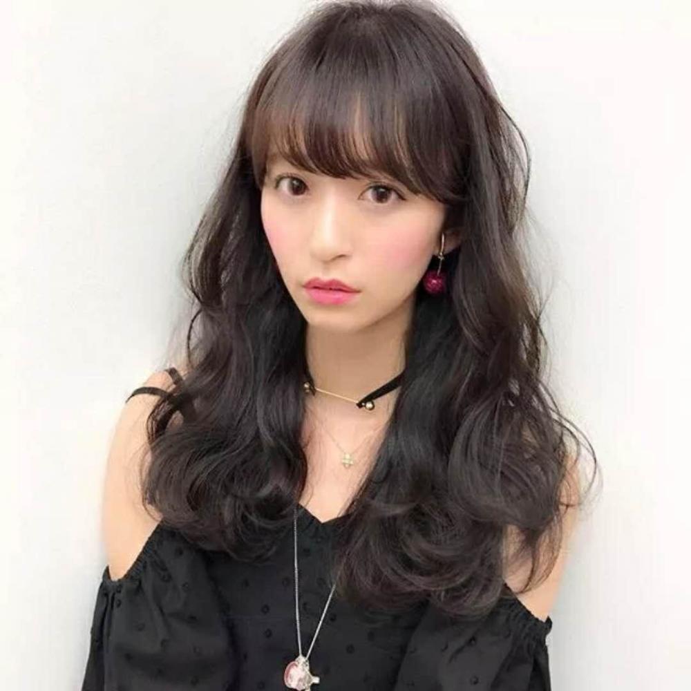 女人烫卷发后,弹力素要会用,谨记这六点,发型时尚更高级!