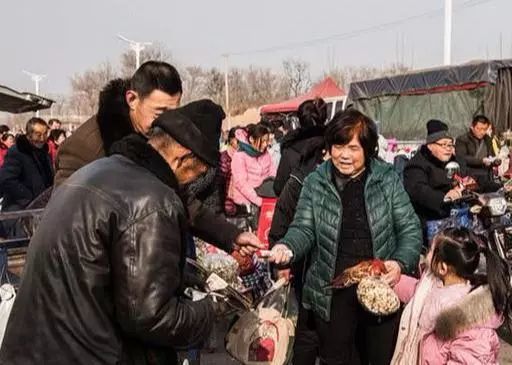 100块钱增长gdp200_中国gdp增长图(3)