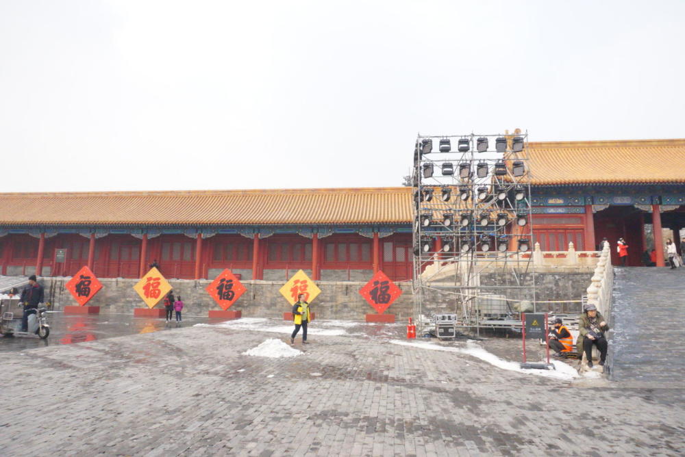 有人以为白天票能看灯光秀,故宫:下午4点照例