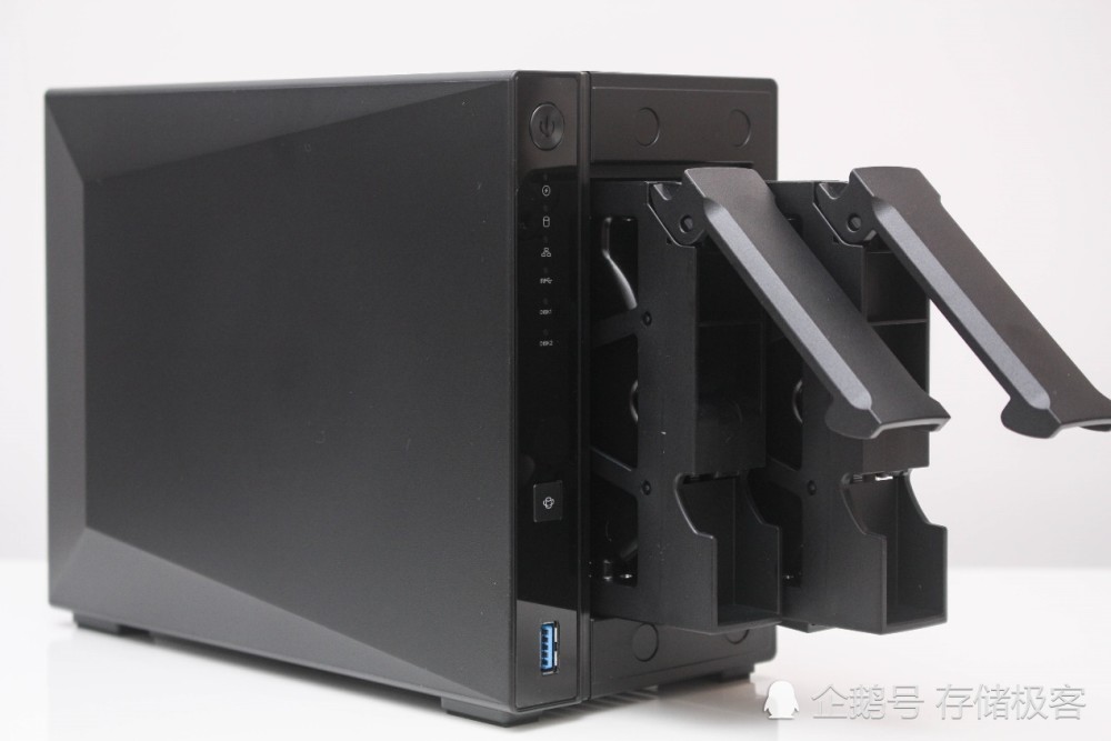 100元体验纯正万兆网络:需要安装固态硬盘的N