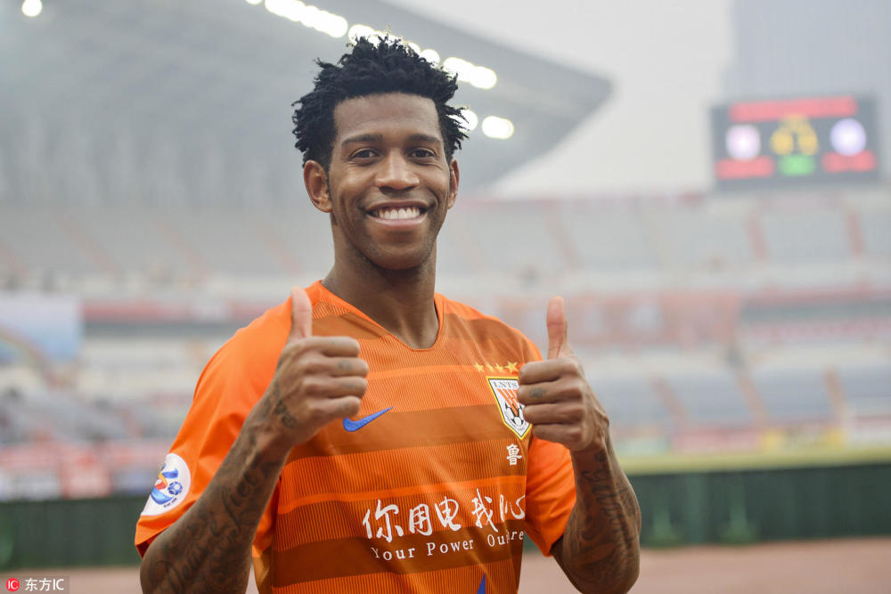 鲁能铁闸避谈与费莱尼的竞争 展望亚冠能拿冠