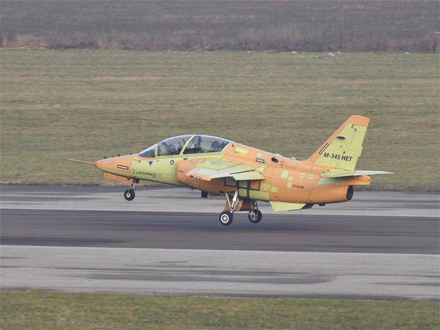 国产猎鹰战机迎来新对手,欧洲推出一款新机,瞄