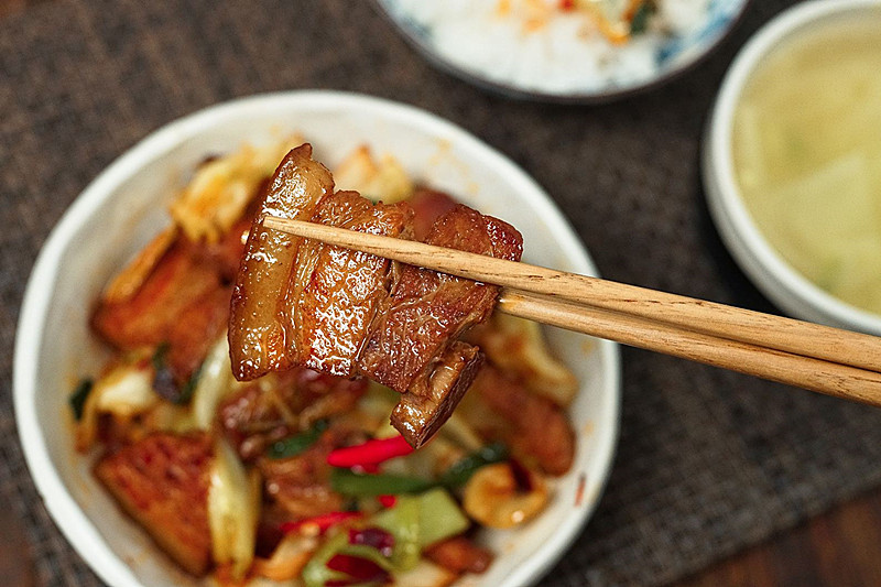 脂肪肝患者可以吃肉吗?医生嘱咐:坚持四点,别