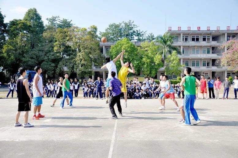 揭西灰寨中学的学生竟然个个都能打篮球!经常比赛