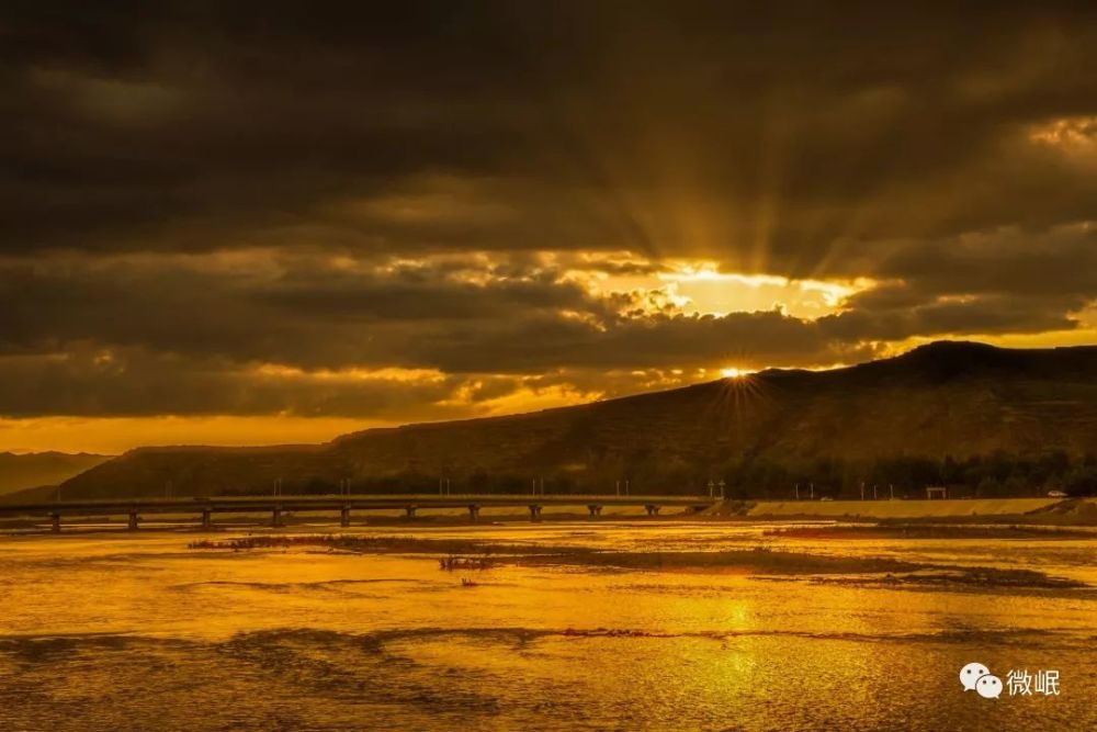 《洮河夕阳》陈中