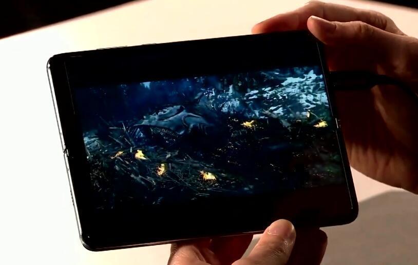 售价1万3!三星5G折叠手机正式发布:科幻炫酷+