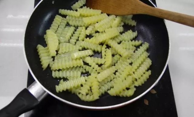 640