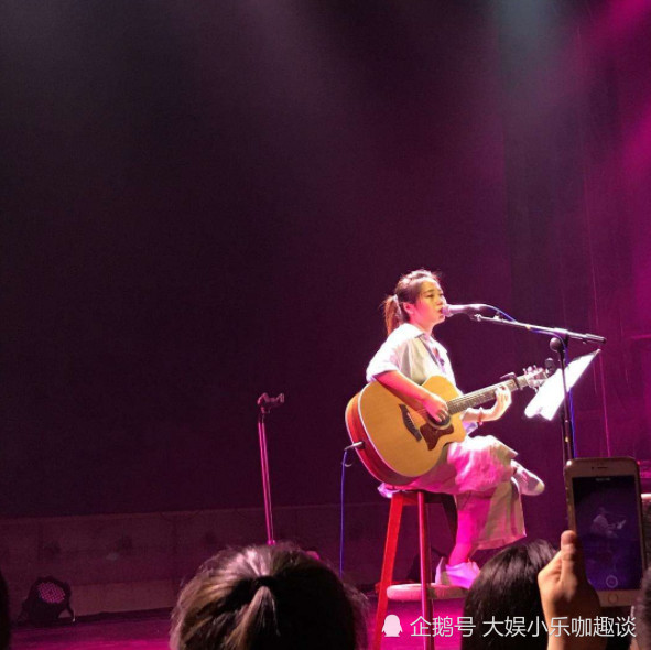 花粥继《出山》后,她的这首新歌又火了,歌词还