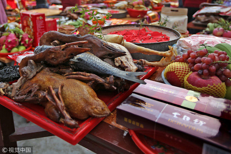 广东揭阳:实拍潮汕地区祭拜妈祖盛况 祭品丰富豪气