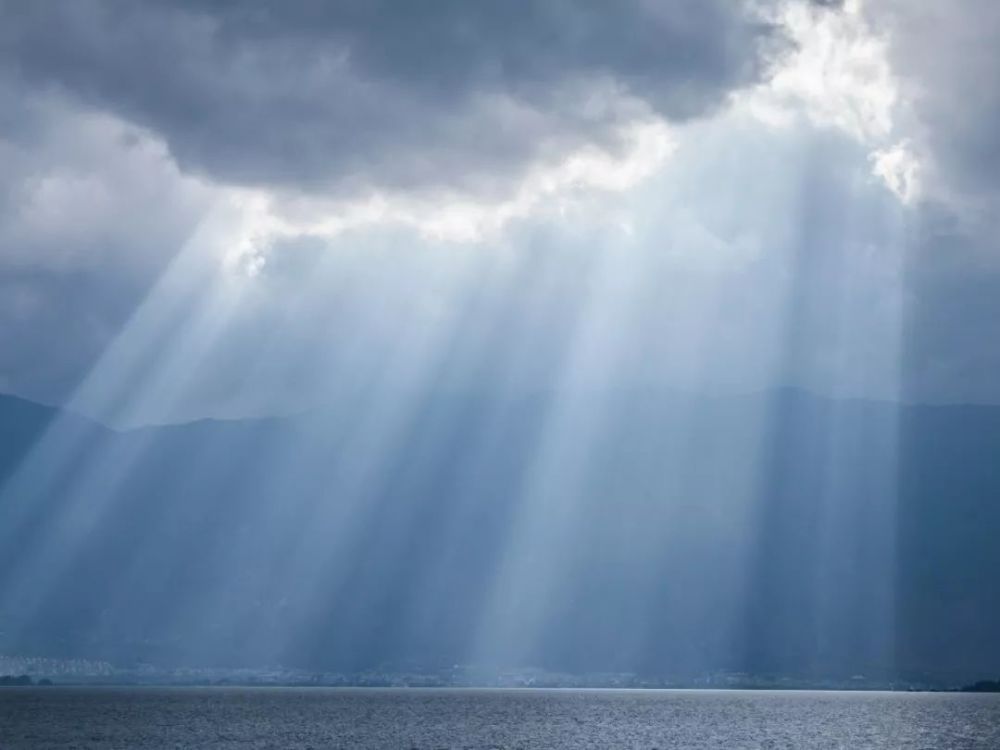 看到的天是什么颜色,取决于你在哪儿