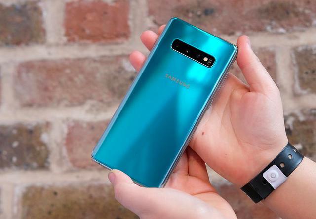 三星S10Plus真机体验:是时候攒钱了