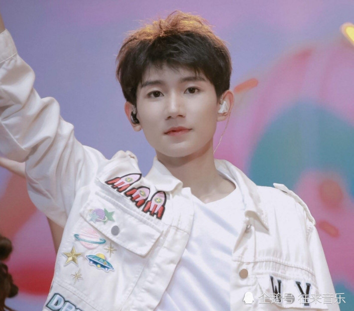 王源节目中自曝想改名字,说出改名理由后,粉丝