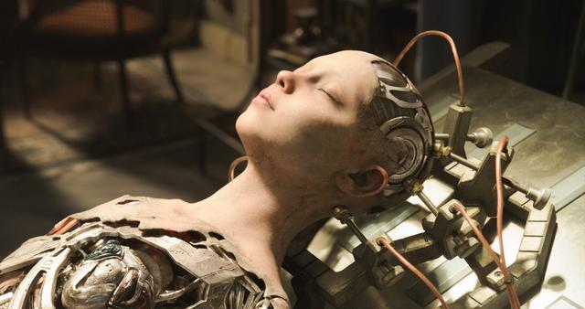 《阿丽塔》《流浪地球》价值观比对:西方进取