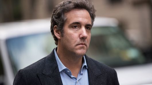 特朗普还能笑多久?前私人律师不顾胁迫也要爆