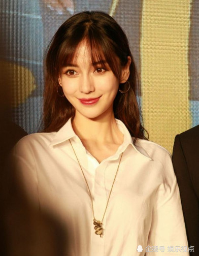 杨颖的应援太搞笑了,无意与赵丽颖撞口号,网友