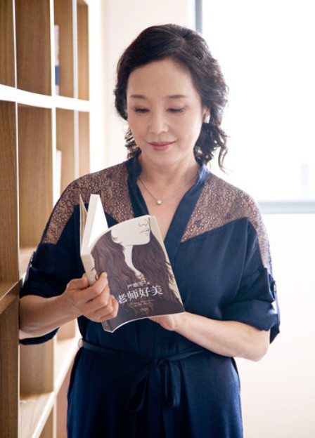 《芳华》坐着严歌苓从舞蹈转型写作,人生就像自己的作品!