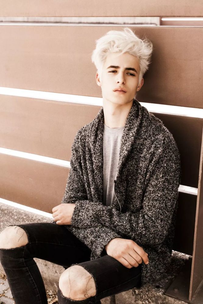 被爱马仕力捧的男模Oscar Kindelan,羡慕他的颜