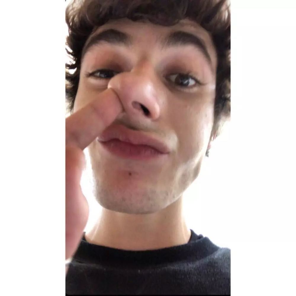 被爱马仕力捧的男模Oscar Kindelan,羡慕他的颜