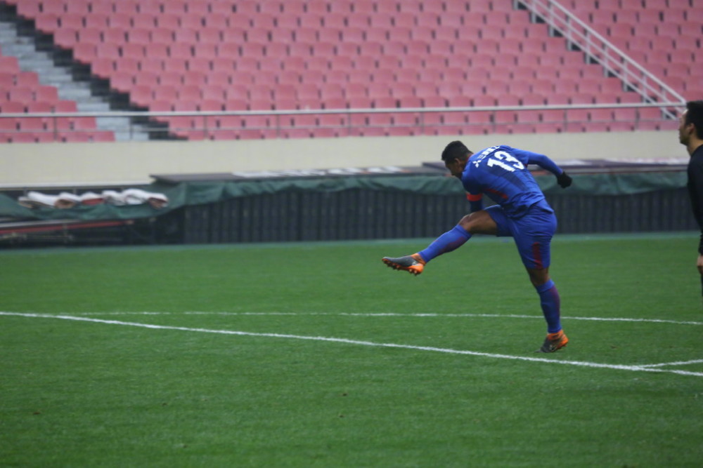 上海申花热身赛3-0大连一方 伊哈洛哈姆西克博