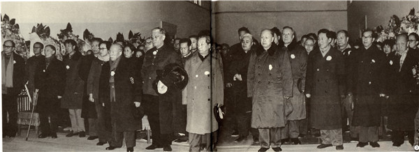 1979年钱学森在北京八宝山参加李元庆的追悼会,参加追悼会的有还有