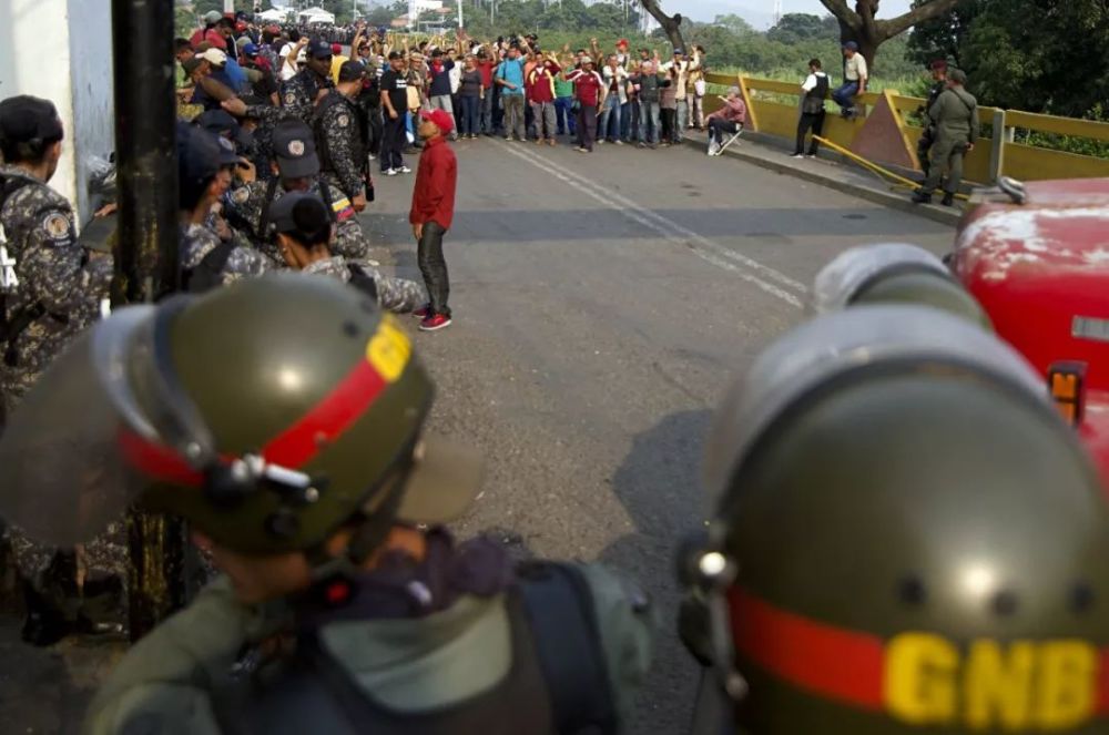 美国的援助物资 还是没运进委内瑞拉