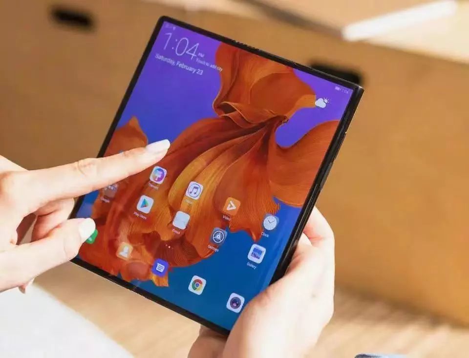 华为发布首款5G折叠屏手机Mate X 售价高达1