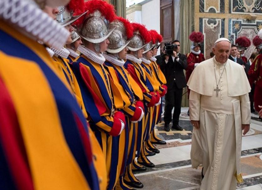 教皇的近卫队,为何不从近在咫尺的意大利挑选,反而要选瑞士人?