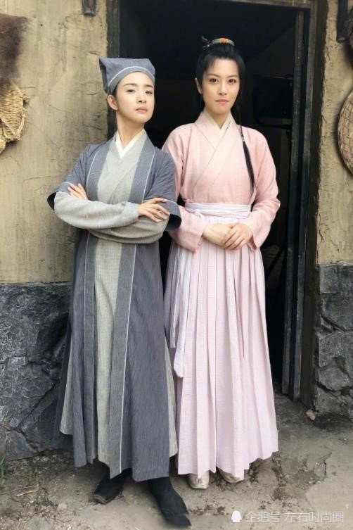 邢恩演的莫若菲男装很帅,终于换回女装,网友