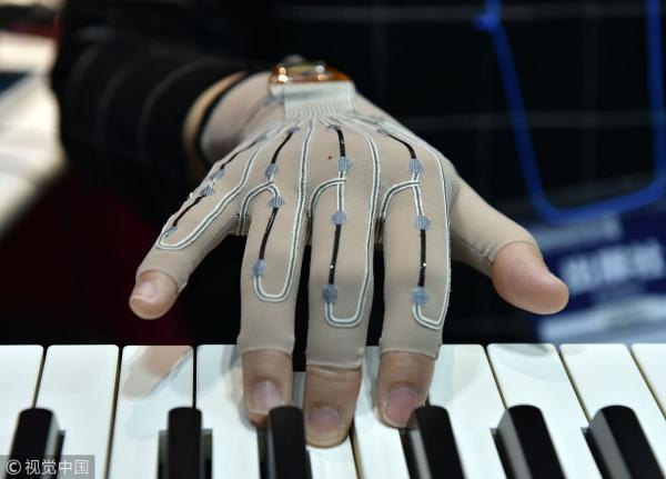 可折叠屏手机只是柔性材料的牛刀小试 它的真