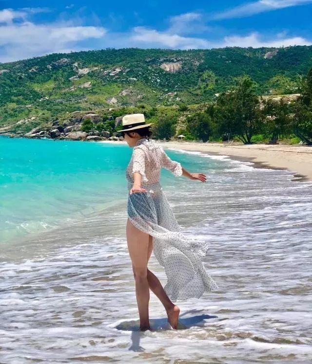 梁朝伟夫妇浪漫出游秀恩爱,照片中的刘嘉玲美