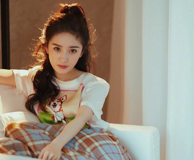 王鸥一顿操作真是绝，翻牌杨幂黑粉，网友:这么做不合适吧?