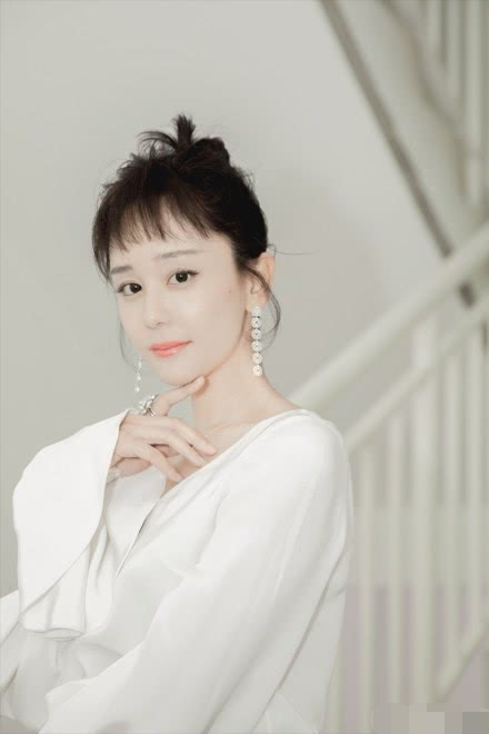 于小彤新恋情曝光,陈小纭撞脸海陆,她们还有一