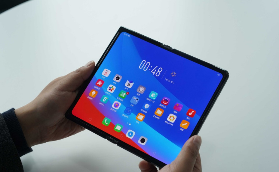 OPPO展示可折叠手机 外媒:外观与华为MateX