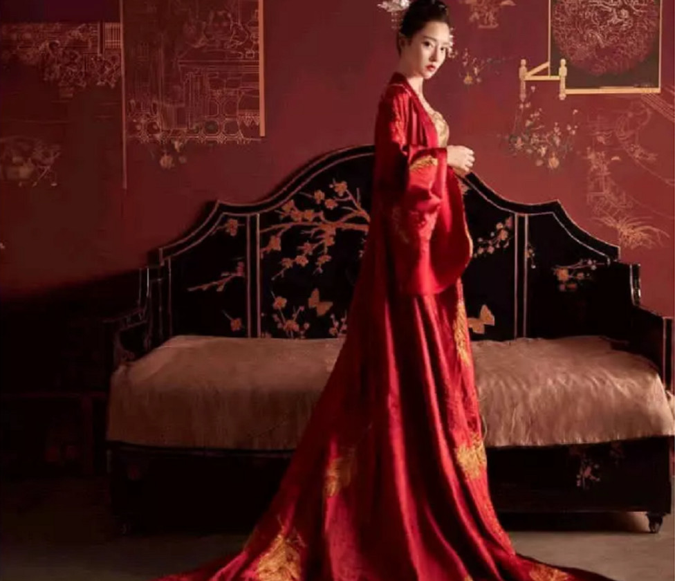 冯提莫古装写真曝光,这双大长腿看呆无数人,网友:辛苦