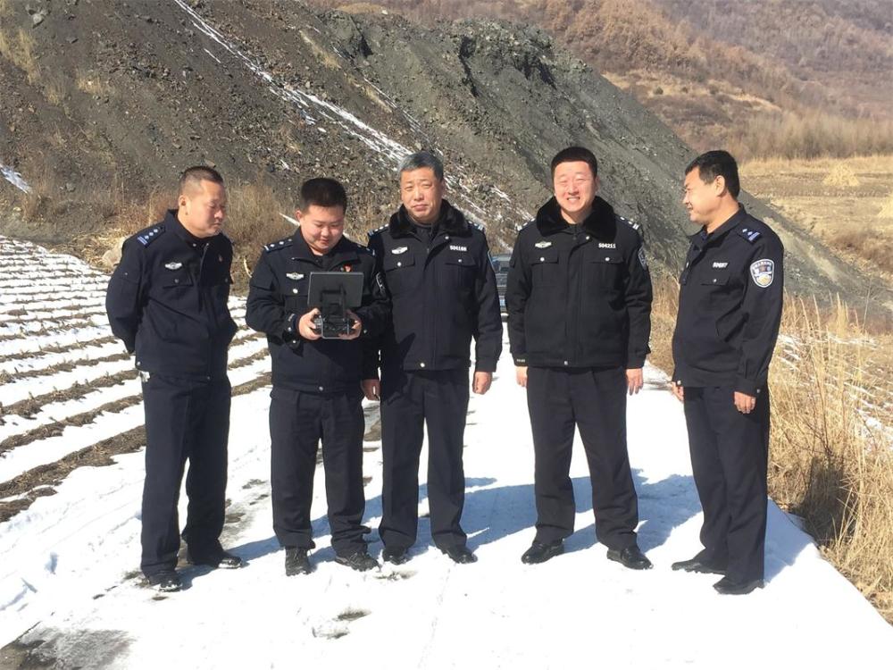 ——本溪县公安局副局长李明楠带队检查封停矿山